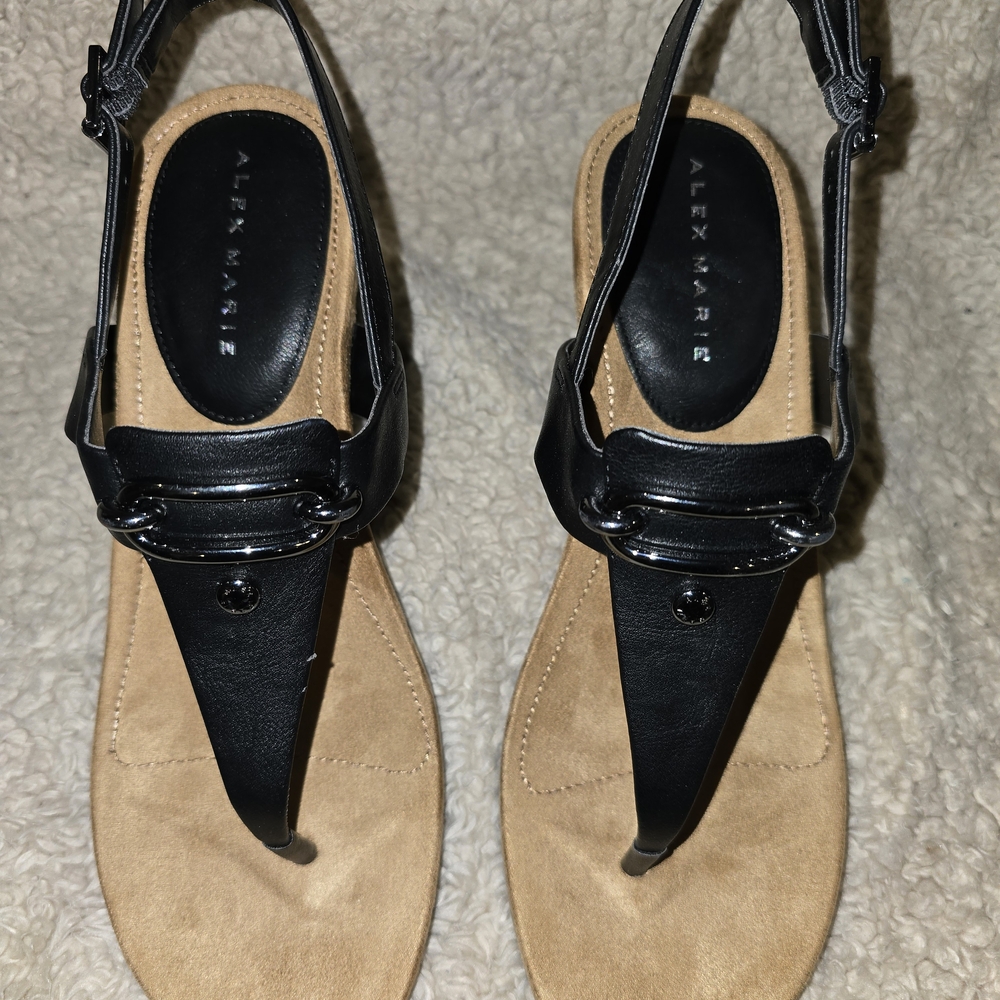 NIB Size 10 Alex Marie Burdette Black and Tan Women's Sandals